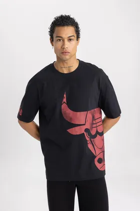 تیشرت DeFactoFit NBA Chicago Bulls Oversize Fit Crew Neck T-shirt B3889AX24SP