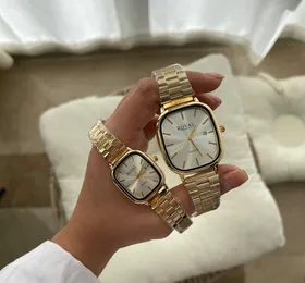 ساعت مربع اف