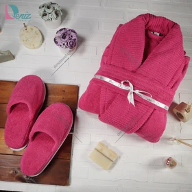 حوله تن پوش طرح روکو رنگ سرخابی