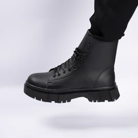 بوت مردانه مدل برشکا BERESHKA زیپ‌دار چرم رنگ مشکی کد 205