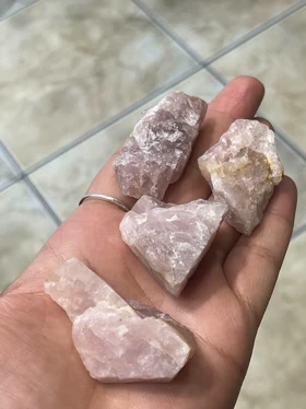 سنگ راف رز کوارتز