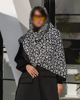 روسری نخی منگوله‌دار (مشکی)