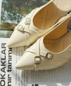 کفش پاشنه مخروطی