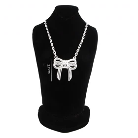 گردنبند زنانه آبکاری نقره پاپیون