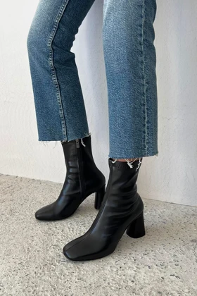 بوت و نیم بوت زنانه استراسونس straswans