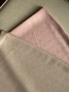 روسری ژاکارد طرح لووه قواره 90