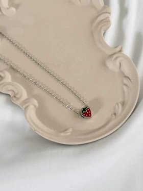 گردنبند توت فرنگی