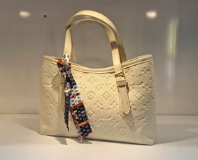 کیف زنانه LV کد 5024 (کرم)