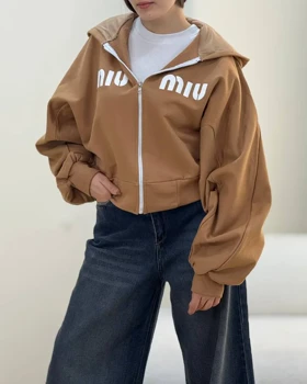 سویشرت میومیو