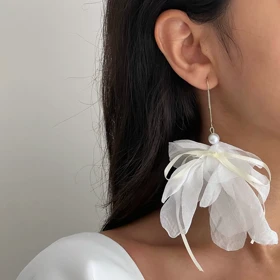 گوشواره پارچه‌ای