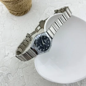 ساعت مچی زنانه طرح امگا، ظرافت بی‌نظیر در دستان شما