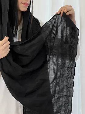 شال مشکی طرحدار