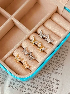 پیرسینگ گوش جواهری پروانه ای