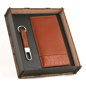 ست هدیه مردانه چرم یلسان مدل پارلا کد KIYA-PRM-072 (عسلی)