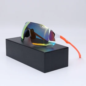 عینک از برند OAKLEY کد 181436