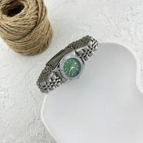 ساعت مچی زنانه با طرح رولکس، ظرافت در اوج سادگی