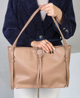 کیف زنانه مجلسی دوشی چرم آویزدار 205 AM (کرم)