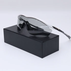 عینک از برند OAKLEY کد 181455