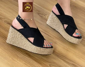 صندل لژدار کنفی زنانه ساده