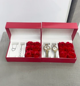 باکس هدیه با گل رز قرمز (باکس خالی)534