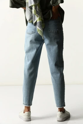 شلوار جین مام فیت