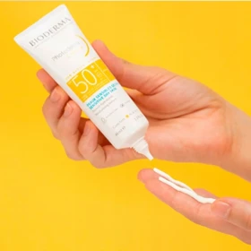 کرم ضد آفتاب بایودرما Bioderma مدل Photoderm SPF 50 حجم 40 میلی‌لیتر مناسب پوست حساس و خشک