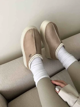 UGG رو دوخت