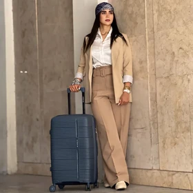 چمدان وارداتی هادایز مدل HADIZE - HZD192 MEDIUM POLYPROPYLENE سایز متوسط (به همراه کاور هدیه)