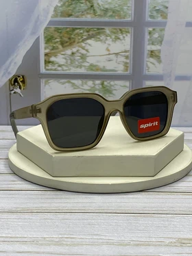 عینک اسپریت با فریم سبک کائوچو و لنز پلاریزه پلی‌کربنات؛ انتخابی شیک و حرفه‌ای برای استفاده روزمره و رانندگی