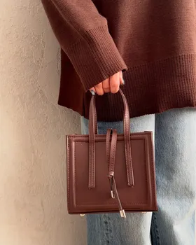 کیفدستی مربعی