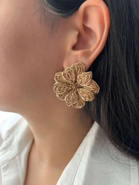 گوشواره زنانه طرح گل شیک و خاص