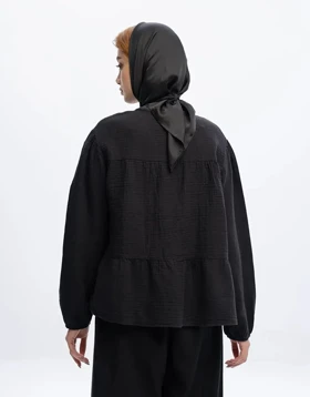 جلو دکمه پارچه چروک