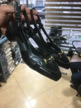 صندل مجلسی پاشنه‌دار خوکی