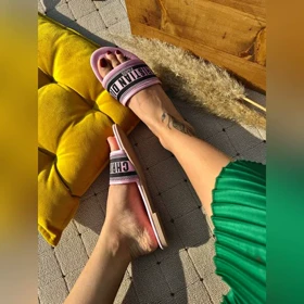 اسلیپر تخت دینا _