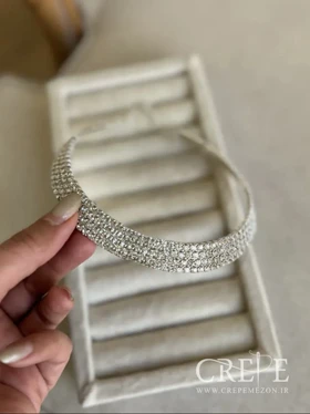 طوق نگیندار