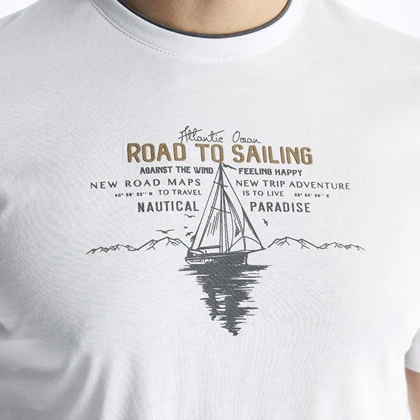 تیشرت آستین کوتاه مردانه ال سی وایکیکی مدل ROAD TO SAILING رنگ سفید
