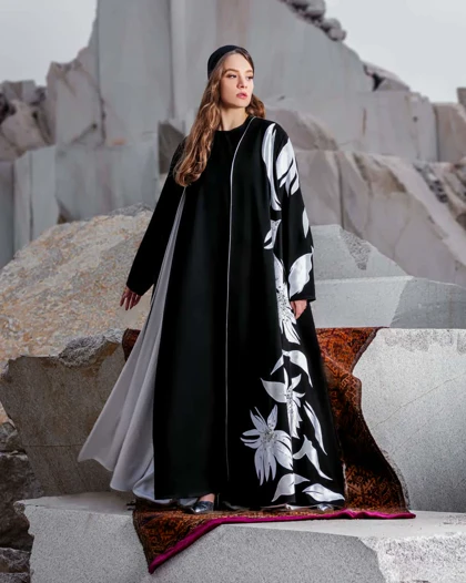 عبا وسیمه سفید