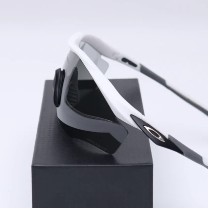 عینک از برند OAKLEY کد 181455