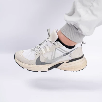 کتانی اسپرت مردانه مدل نایک NIKE vaporfly 3 رنگ طوسی کرم