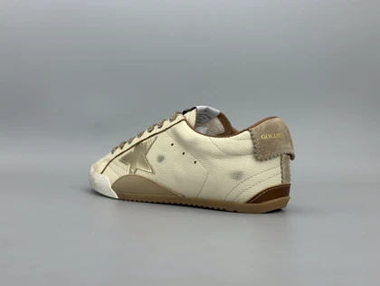 کتانی گلدن گوس ترو استار چرم کرم طلایی/Golden goose True Star