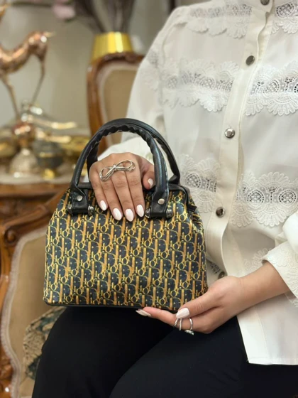کیف گاو صندوقی زنانه دیور
