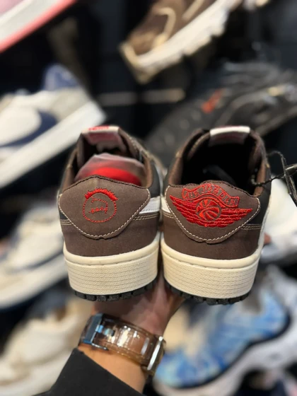 کتانی ترویس مشکی قهوه ای