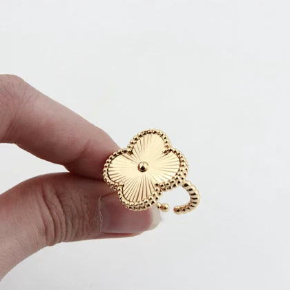 انگشتر زنانه مجلسی ونکلیف