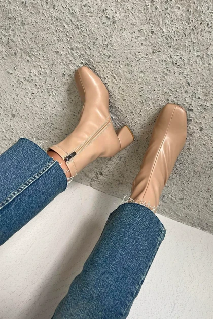 بوت و نیم بوت زنانه استراسونس straswans