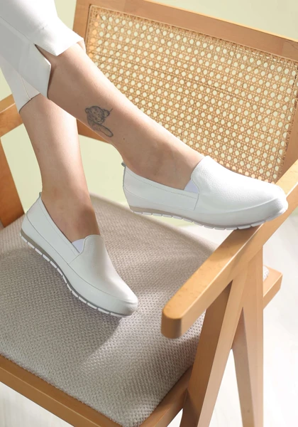 کفش کالج چرم طبیعی زنانه آوا