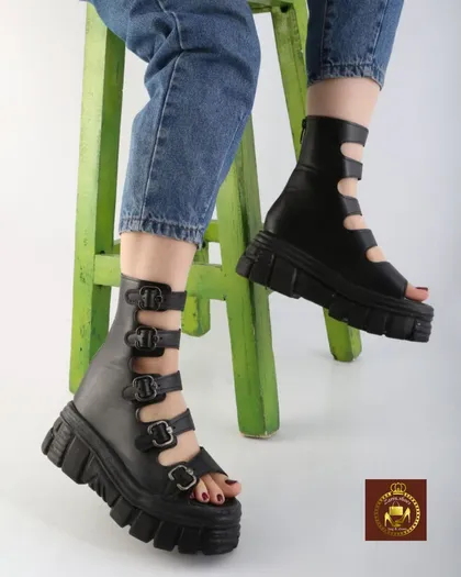 صندل لژدار و ساق‌دار زنانه پنج سگک