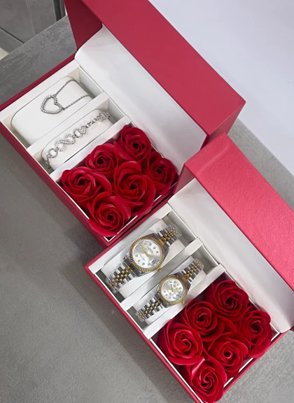 باکس هدیه با گل رز قرمز (باکس خالی)534