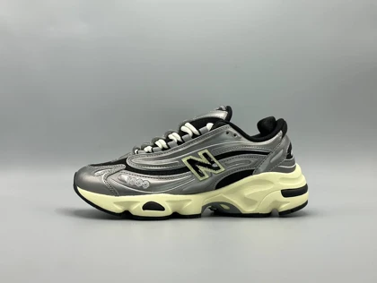 کتانی نیوبالانس 1000 نقره ای زیره کرم/New Balance