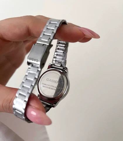 ساعت کاسیو زنانه vintage صفحه بنفش