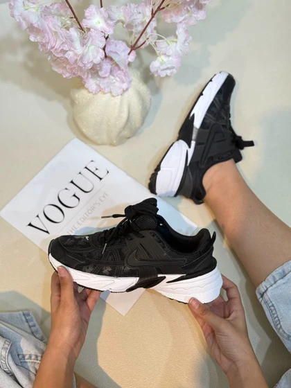 کتانی زنانه نایک وی تو کی طرح گل‌دار | کتانی زنانه نایک وی تو کی طرح گل‌دار nike v2k Flowers Run Womans کد 1325 کد 264